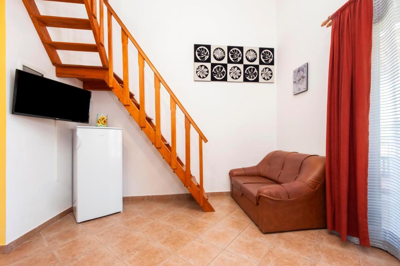 Apartments Adria Rovinj Buitenkant foto