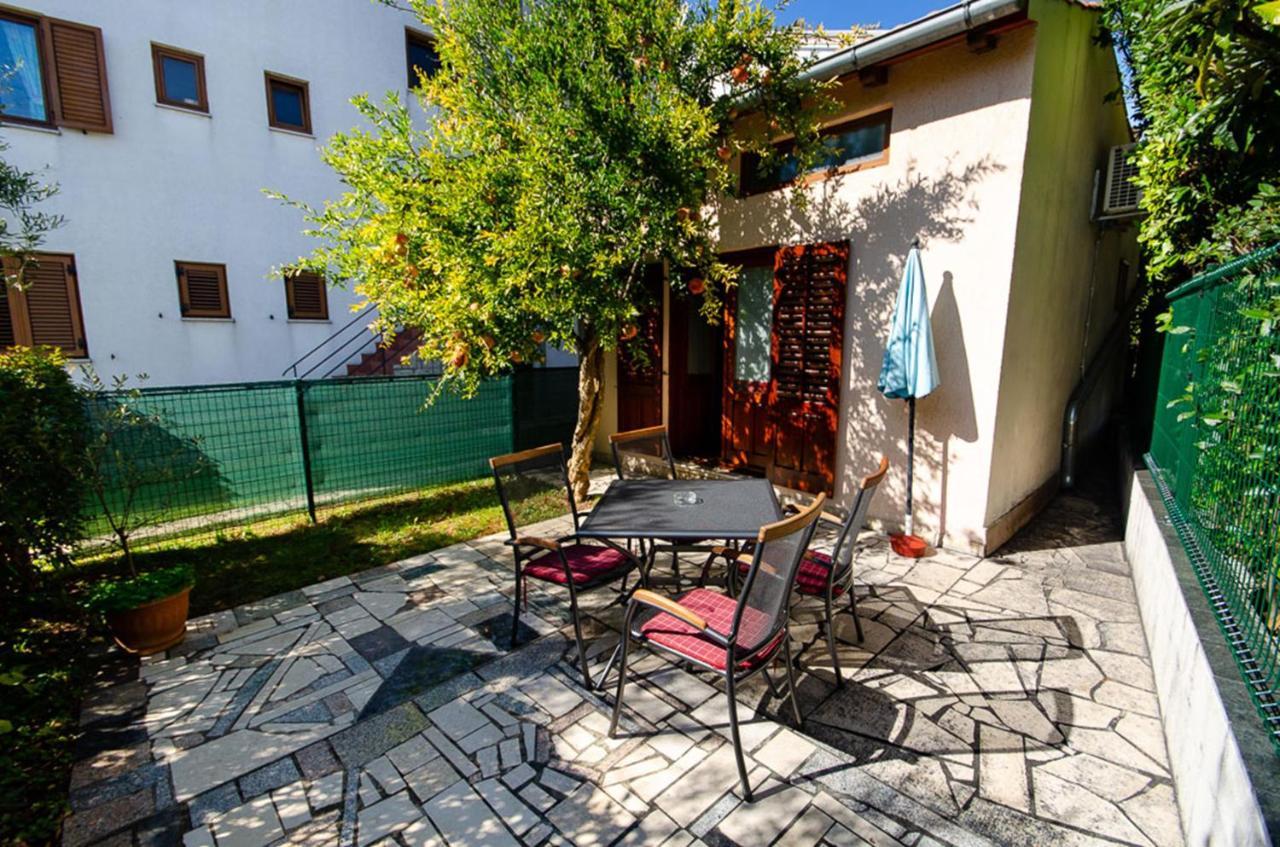 Apartments Adria Rovinj Buitenkant foto