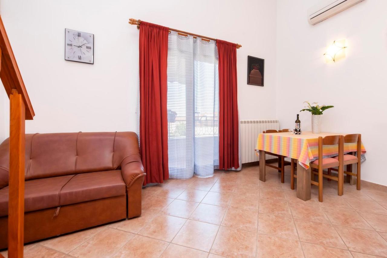 Apartments Adria Rovinj Buitenkant foto