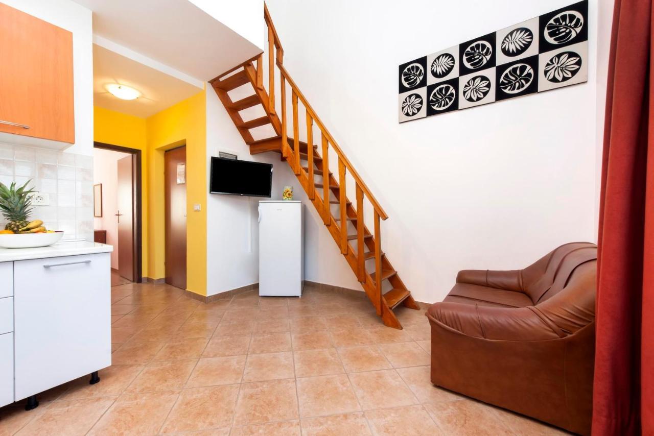 Apartments Adria Rovinj Buitenkant foto