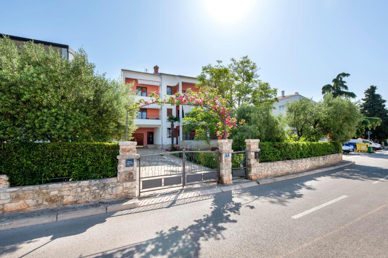 Apartments Adria Rovinj Buitenkant foto